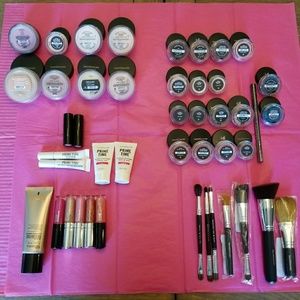 Bare Minerals 45 piece collection